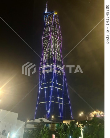 インスタ映えするマレーシア、クアラルンプールの高層ビル(ムルデカ118) インスタ映えするマレーシア、クアラルンプールの高層ビル(ムルデカ118) 141548280