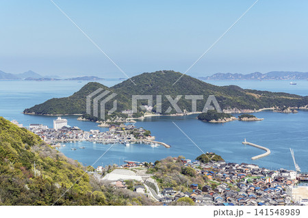 広島県福山市 晴天の鞆の浦と周辺の街並み 広島県福山市 晴天の鞆の浦と周辺の街並み 141548989