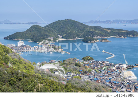 広島県福山市 晴天の鞆の浦と周辺の街並み 広島県福山市 晴天の鞆の浦と周辺の街並み 141548990
