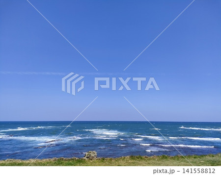 コピー用スペースのある海と空の風景 コピー用スペースのある海と空の風景 141558812