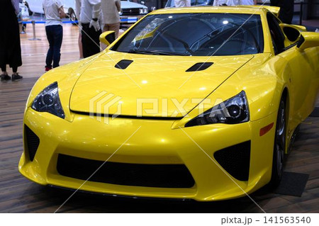 黄色いスポーツカー 黄色いスポーツカー 141563540