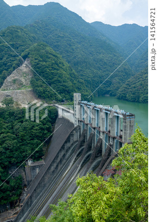 佐久間ダムと佐久間湖 佐久間ダムと佐久間湖 141564721