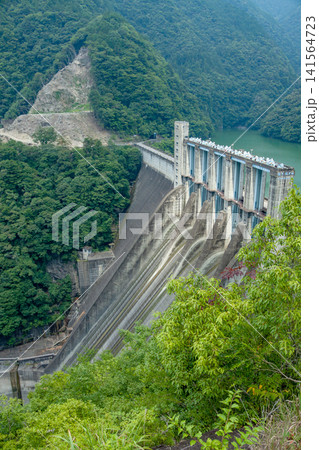佐久間ダムと佐久間湖 佐久間ダムと佐久間湖 141564723