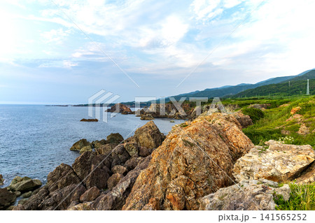 夏の佐渡の夕方の海の風景(佐渡市小川から達者方向) 夏の佐渡の夕方の海の風景(佐渡市小川から達者方向) 141565252