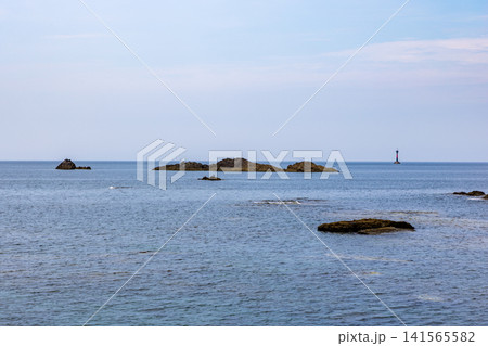 夏の佐渡の海の風景、下相川の千畳敷付近 141565582