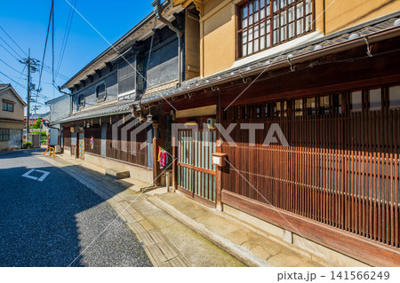 広島県　府中市　石州街道出口通りの町並み 141566249