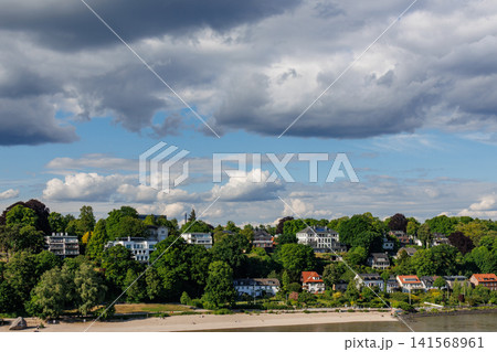 hamburg city and the elbe river 141568961
