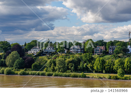 hamburg city and the elbe river 141568966