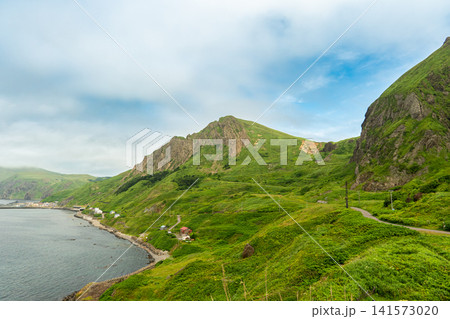 桃岩展望台から望む礼文島の象徴・桃岩の風景 桃岩展望台から望む礼文島の象徴・桃岩の風景 141573020