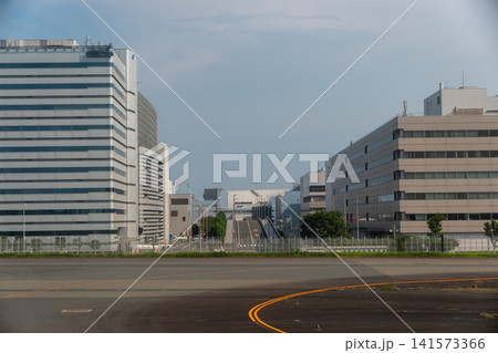 羽田空港・新整備場エリアのビルが立ち並ぶ風景 羽田空港・新整備場エリアのビルが立ち並ぶ風景 141573366