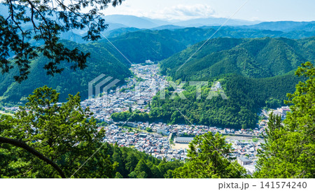 東殿山から望む郡上八幡城と郡上八幡の町並み 東殿山から望む郡上八幡城と郡上八幡の町並み 141574240