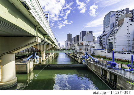 大阪　北浜　東横堀川水門　大阪府大阪市 141574397