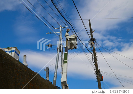 電線電柱工事風景 電線電柱工事風景 141574805