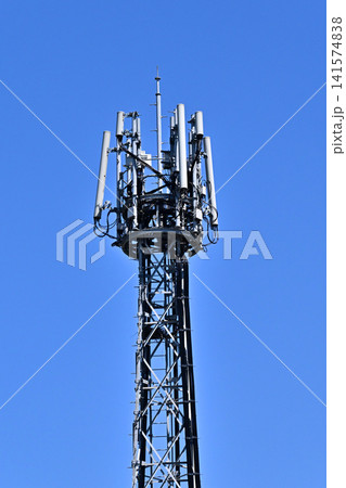 通信イメージ プラチナバンド (電波塔:基地局) 通信イメージ プラチナバンド (電波塔:基地局) 141574838