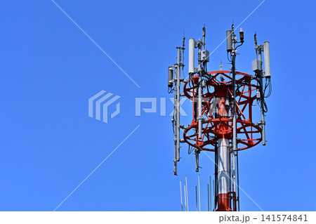 通信イメージ プラチナバンド (電波塔:基地局) 通信イメージ プラチナバンド (電波塔:基地局) 141574841