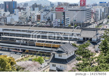 広島県福山市 春の福山の街並み(JR福山駅周辺) 広島県福山市 春の福山の街並み(JR福山駅周辺) 141576056