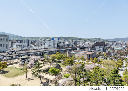 広島県福山市 春の福山の街並み(JR福山駅周辺) 広島県福山市 春の福山の街並み(JR福山駅周辺) 141576062