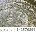 水飛沫 141576899