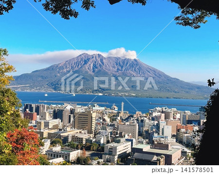 桜島と鹿児島市内 桜島と鹿児島市内 141578501