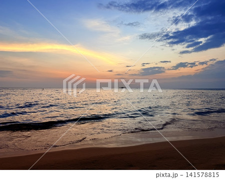 フーコック島の夕焼けと海 ベトナム絶景リゾート風景 フーコック島の夕焼けと海 ベトナム絶景リゾート風景 141578815