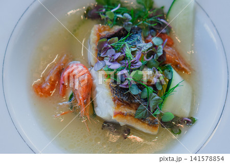 コース料理の白身魚 コース料理の白身魚 141578854