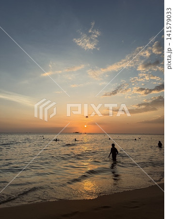 フーコック島の夕焼けと海 ベトナム絶景リゾート風景 フーコック島の夕焼けと海 ベトナム絶景リゾート風景 141579033