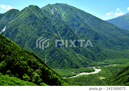 岳沢より河童橋周辺／六百山、霞沢岳方面を望む【2026.7】 141580075