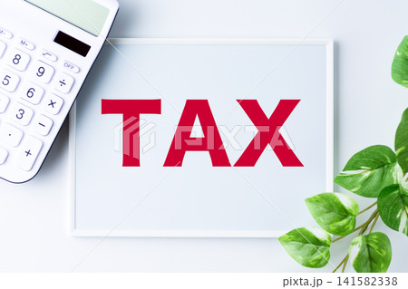 TAXの文字のホワイトボード 141582338