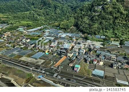 静岡市の住宅街・ビニールハウス・畑を捉えた空撮写真 静岡市の住宅街・ビニールハウス・畑を捉えた空撮写真 141583745
