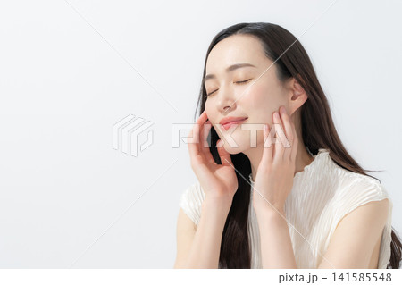 女性 スキンケア 女性 スキンケア 141585548