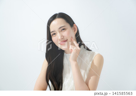 女性 スキンケア 女性 スキンケア 141585563