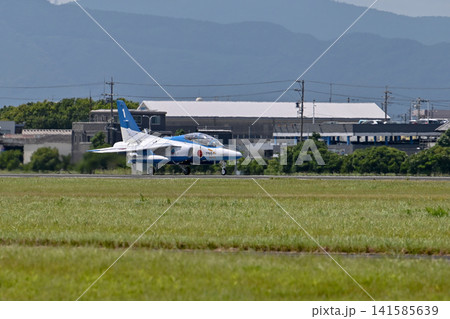 【静岡】浜松基地、エアーパークにブルーインパルスがやってきた。かっこいい！ 141585639
