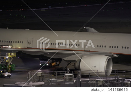 飛行機 飛行機 141586656