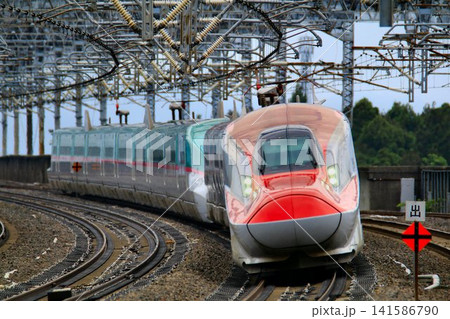 秋田に向かう秋田新幹線・E6系『こまち』那須塩原駅にて 秋田に向かう秋田新幹線・E6系『こまち』那須塩原駅にて 141586790