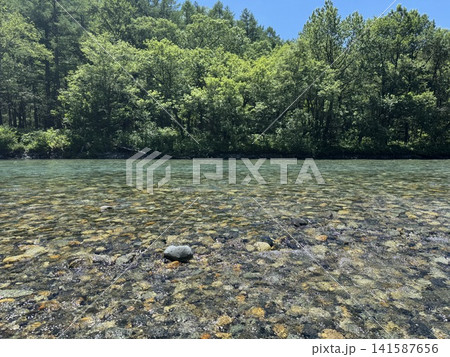 快晴の夏の梓川(上高地 ※長野県松本市、撮影時期:7月) 快晴の夏の梓川(上高地 ※長野県松本市、撮影時期:7月) 141587656