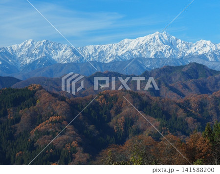 信州小川村・アルプス展望広場から望む雪の北アルプス 141588200