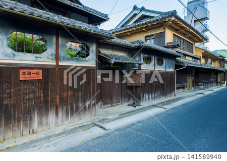 岡山県 高梁市 本町通りの町並み 岡山県 高梁市 本町通りの町並み 141589940