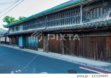岡山県 高梁市 本町通りの町並み 岡山県 高梁市 本町通りの町並み 141589945