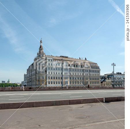 Moscow Russia May 20 2026 View of Bolshoy Moskvoretsky Bridge over Moscow River near the Kremlin on a sunny day 141593906