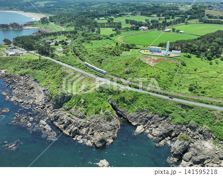 「青森県」種差海岸と東北エモーション(レストラン列車)の風景 八戸市 「青森県」種差海岸と東北エモーション(レストラン列車)の風景 八戸市 141595218