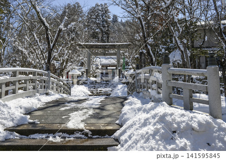 雪の飛騨護国神社(高山市) 雪の飛騨護国神社(高山市) 141595845