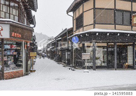 雪の飛騨高山 141595883