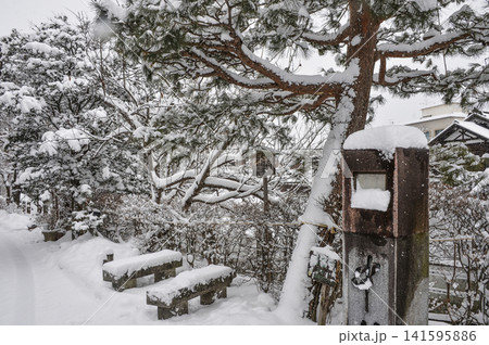 雪の飛騨高山 141595886