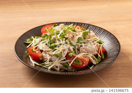 ［宮城県産　豚肩ロース］豚しゃぶサラダ 141596675