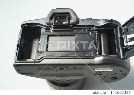 上下電気シャッターのフイルムカメラ 上下電気シャッターのフイルムカメラ 141602387