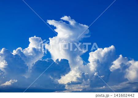 青空と白い雲 青空と白い雲 141602442