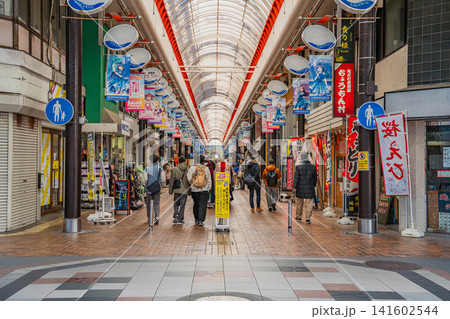 沼津市の沼津仲見世商店街の風景(静岡県) 沼津市の沼津仲見世商店街の風景(静岡県) 141602544