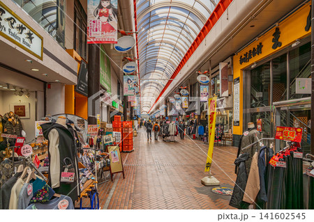 沼津市の沼津仲見世商店街の風景(静岡県) 沼津市の沼津仲見世商店街の風景(静岡県) 141602545