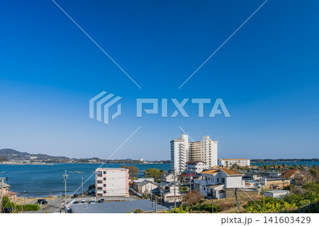 浜松市の三ヶ日温泉と猪鼻湖の風景(静岡県) 浜松市の三ヶ日温泉と猪鼻湖の風景(静岡県) 141603429