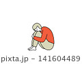 膝を抱える人 141604489